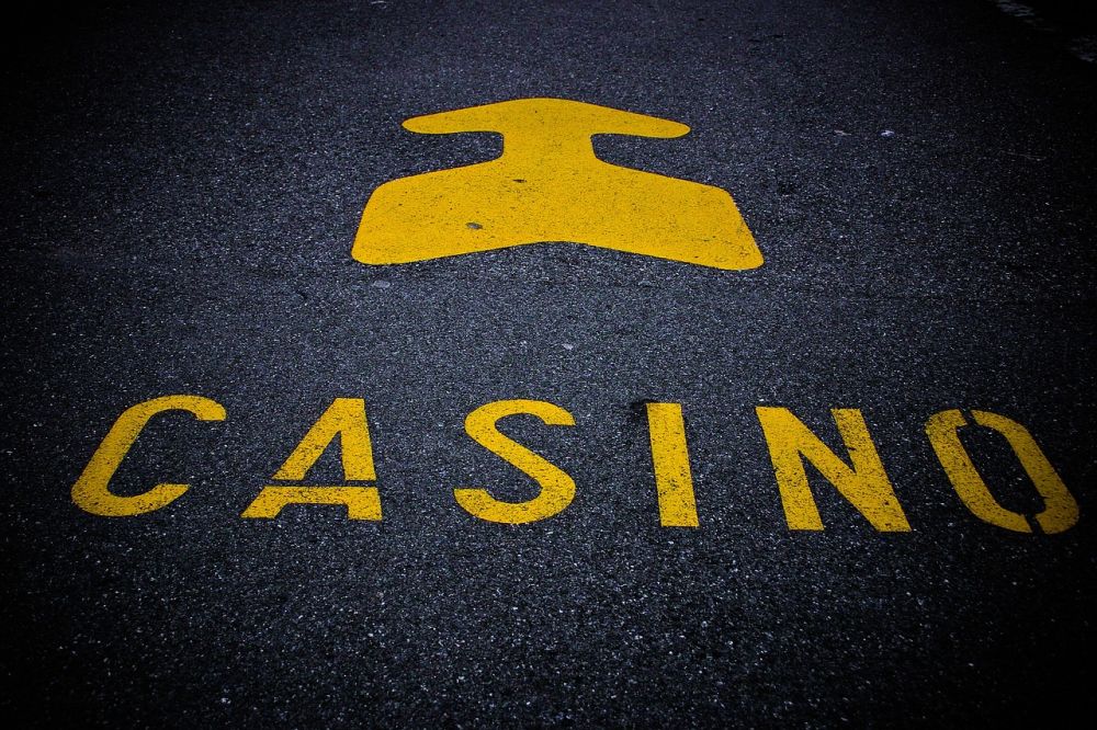 Online casino free spins er en af de mest populære bonusser, som tilbydes af online casinoer